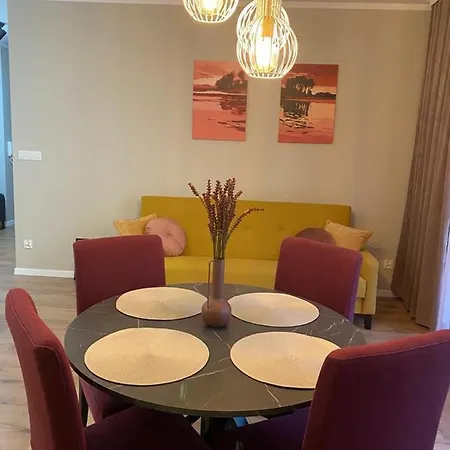 Nad Jeziorem Apartment *