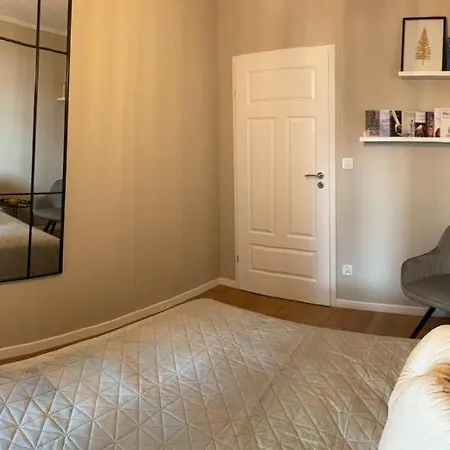 Nad Jeziorem Apartment