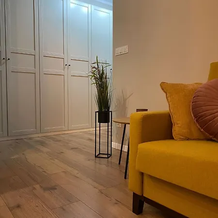 Nad Jeziorem Apartment *